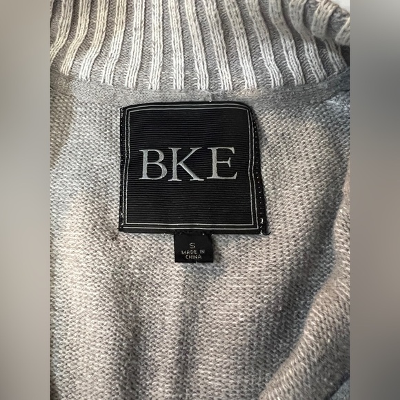 🛍️BKE Light gray mock neck full zip sweater size S. - Picture 10 of 15